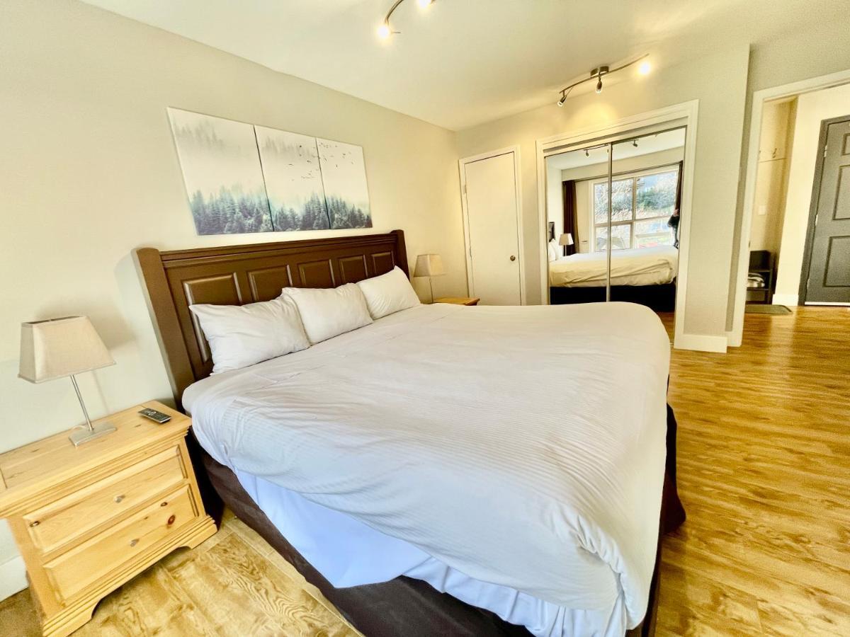 Best Ski In Ski Out Condo At ウィスラー エクステリア 写真